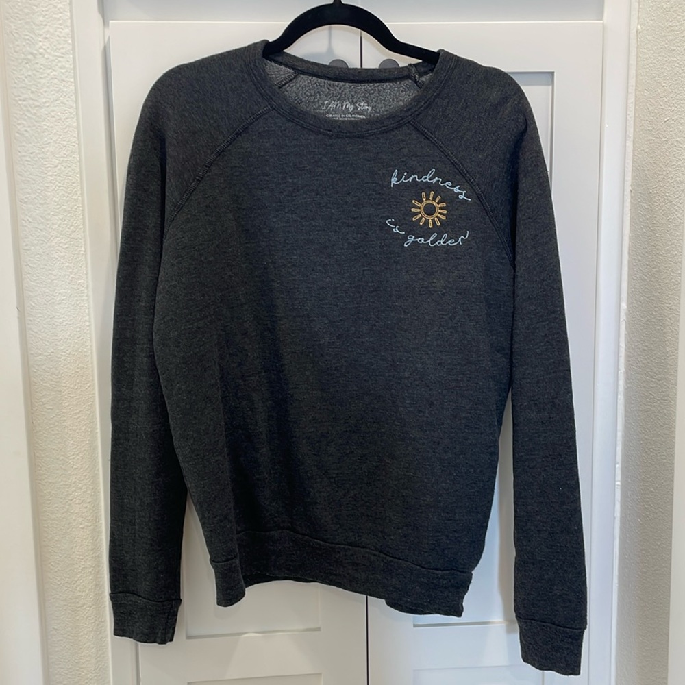 Sweatshirt crewneck womens size M